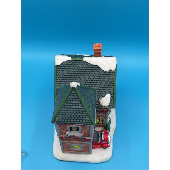 Burberry Christmas Village Fire House No. 7 - Picture 8 of 13